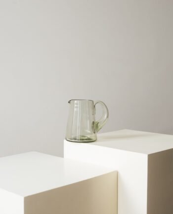 Jarra cónica con asa chica