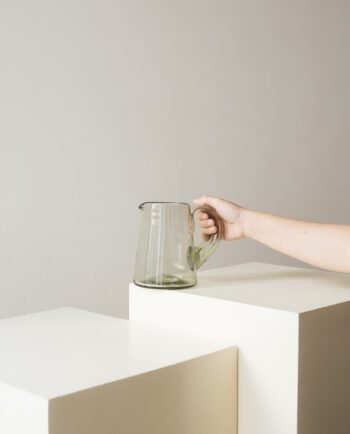 Jarra cónica con asa chica